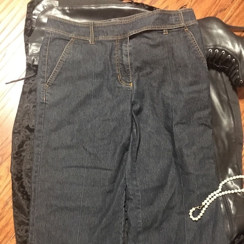 VINTAGE Y2K Low Rise Bisou Bisou Wide Legged Cropped Jeans Size 11 - Picture 2 of 4